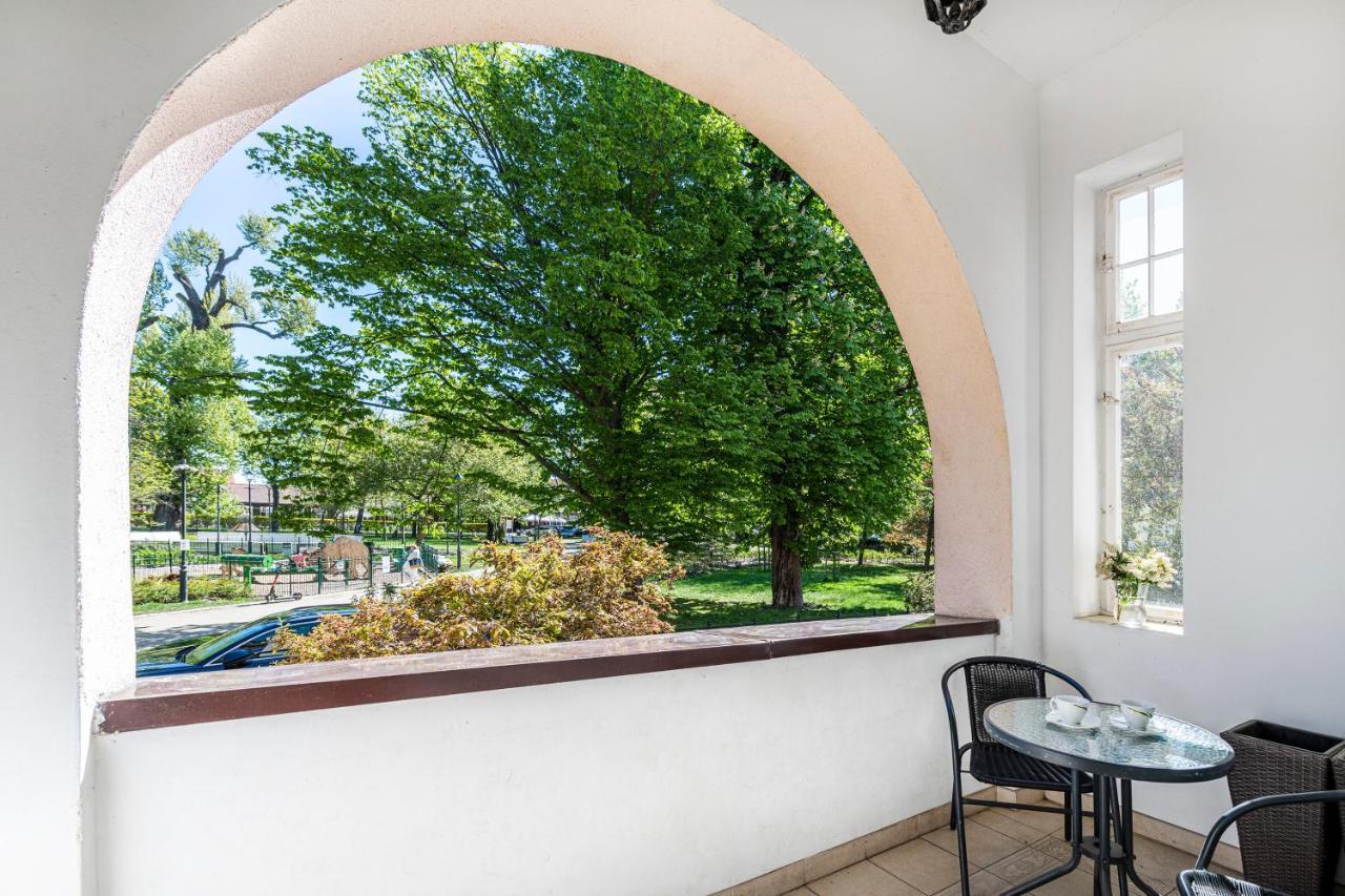 Park Apartment *
